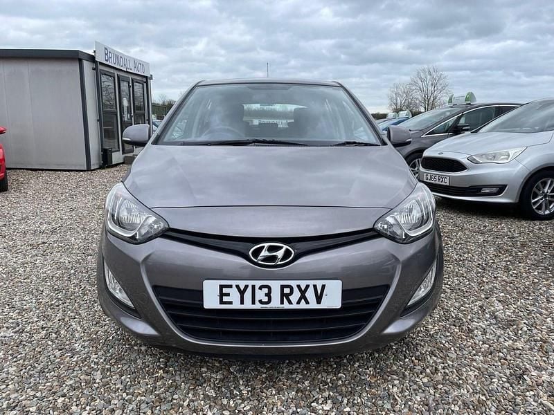 Used Hyundai i20 Active 85 HP (62 kW) 2013 Grey Hatchback