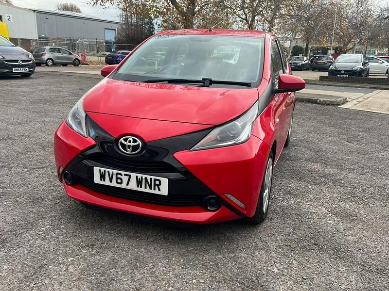 Used Toyota Aygo X-play 68 HP (50 kW) 2017 Red Hatchback