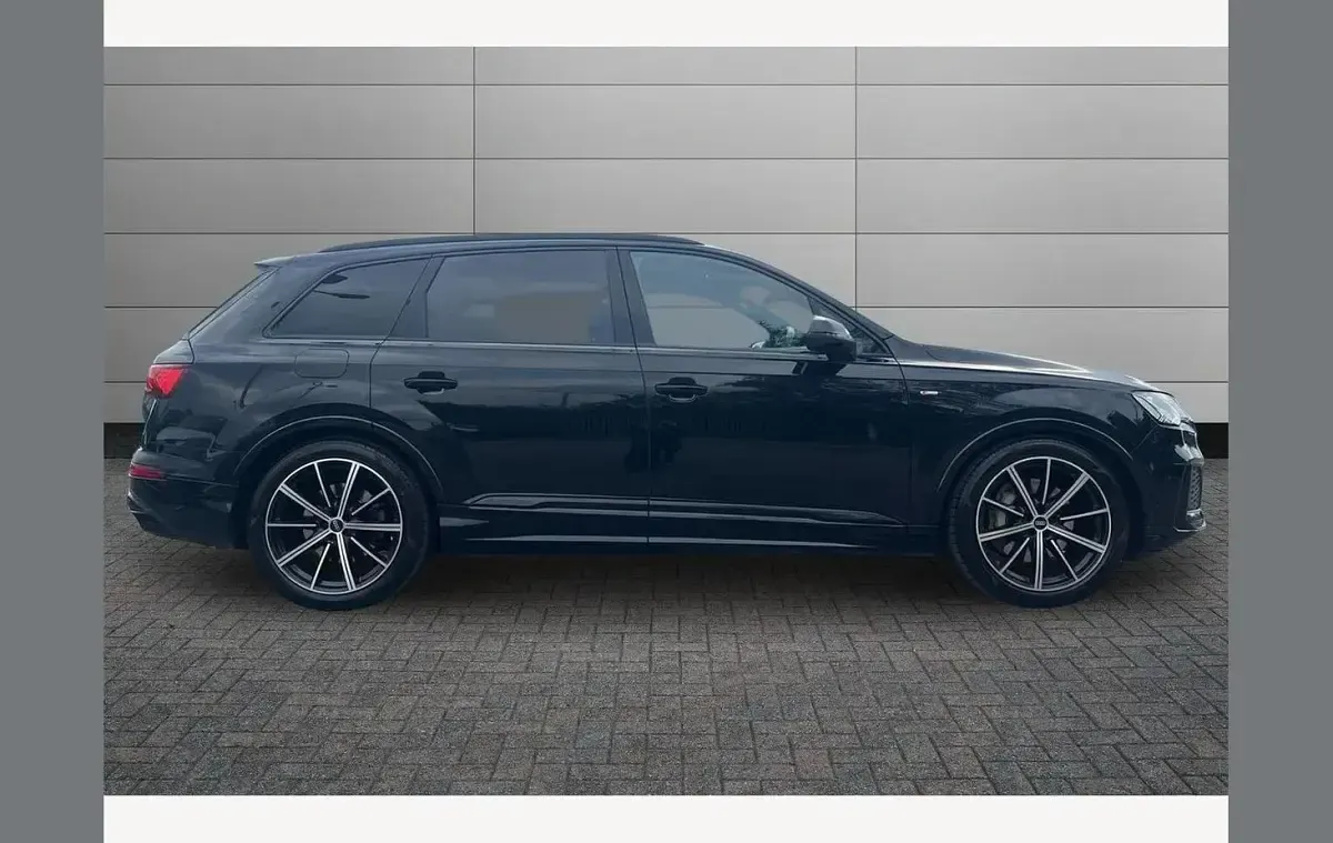 Used Audi Q7 Black Edition 286 HP (210 kW) 2023 Mythos black SUV