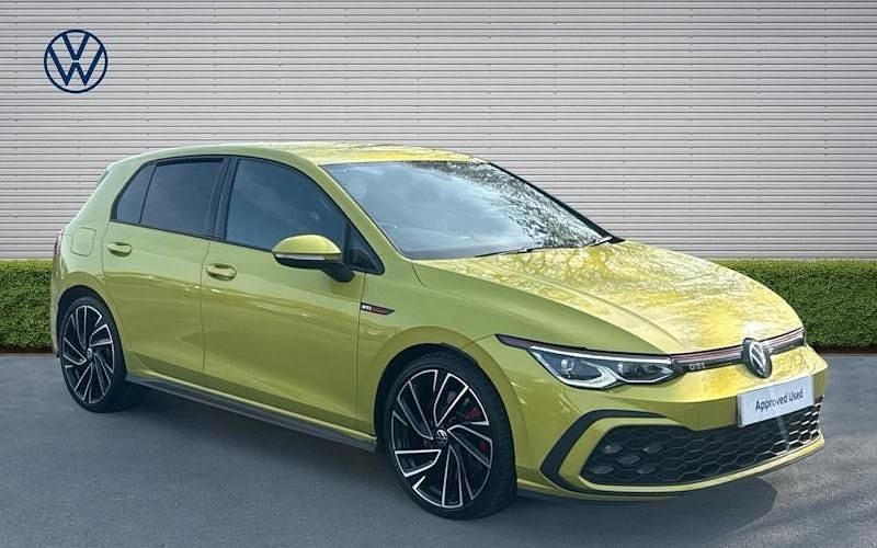Second-hand VW Golf VIII GTI 245 CP (180 kW) 2024 Galben Hatchback