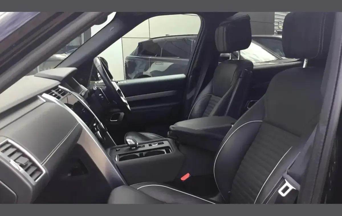 Used Land Rover Discovery HSE Dynamic 300 HP (220 kW) 2022 Santorini black SUV
