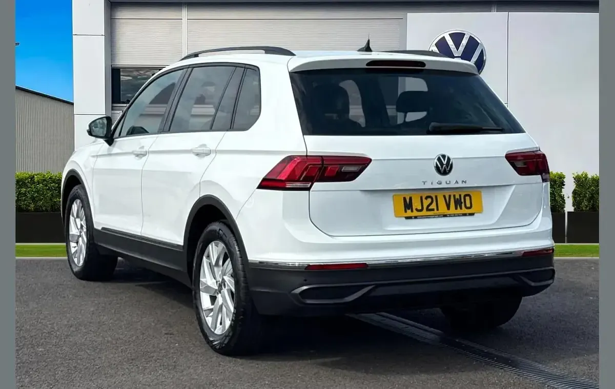 Używany VW Tiguan Life 150 KM (110 kW) 2021 Biały SUV