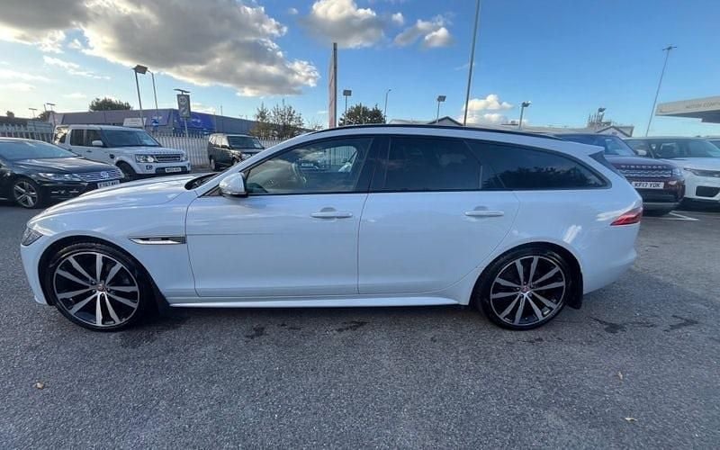 Usado Jaguar XF R-Sport 179 HP (131 kW) 2020 Sedan