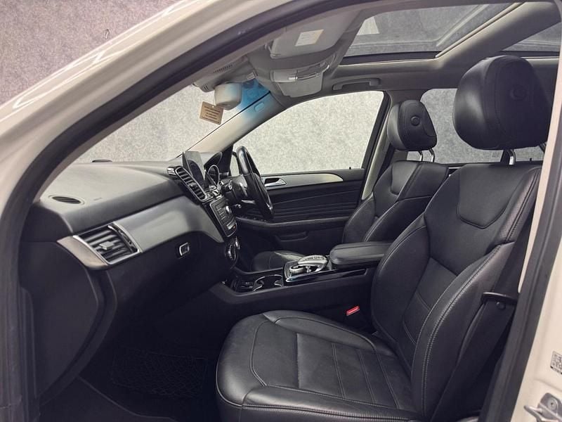 Used Mercedes GLE250 AMG line 2018 White Estate