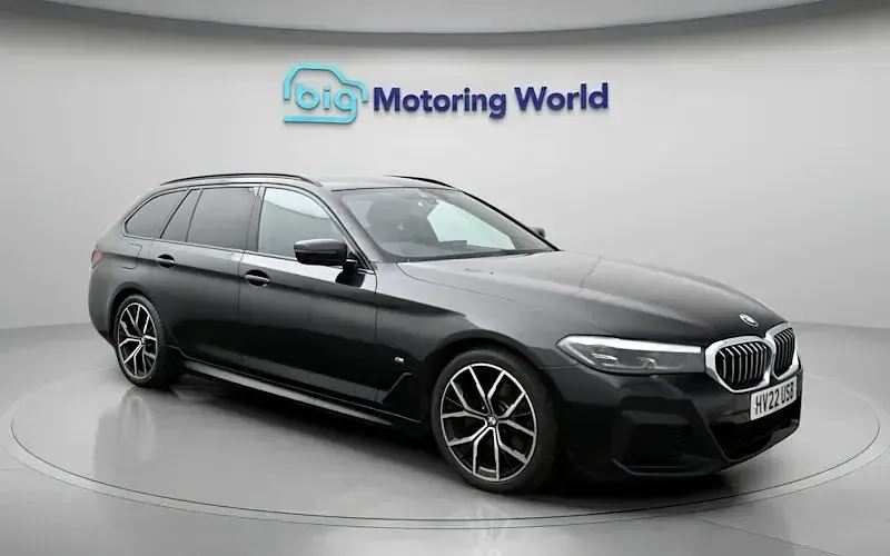 Gebraucht BMW 520 M Sport 190 PS (139 kW) 2022 Schwarz Kombi