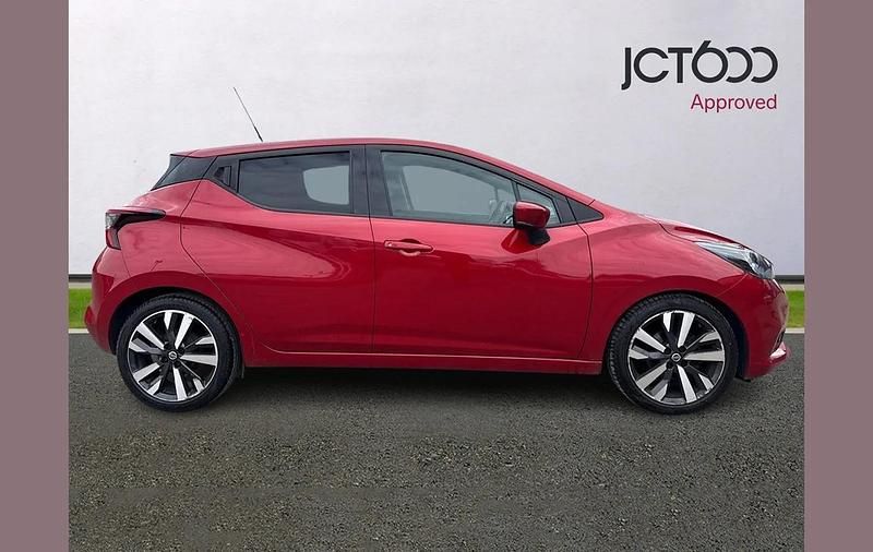 Używany Nissan Micra Tekna 92 KM (67 kW) 2021 Czerwony Hatchback