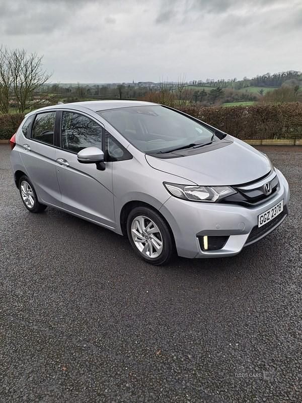 Used Honda Jazz SE 102 HP (75 kW) 2017 Silver Hatchback