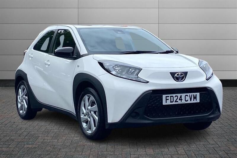 White Used 2024 Toyota Aygo PURE Hatchback | £13,250 (Fair price) - Image 1/3