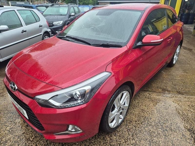 Red Used 2017 Hyundai i20 Sport Coupe | £7,295 (Fair price) - Image 1/4