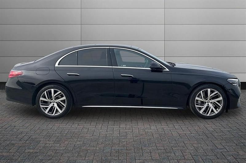 Used Mercedes E200 Premium 204 HP (150 kW) 2025 Obsidian black Sedan