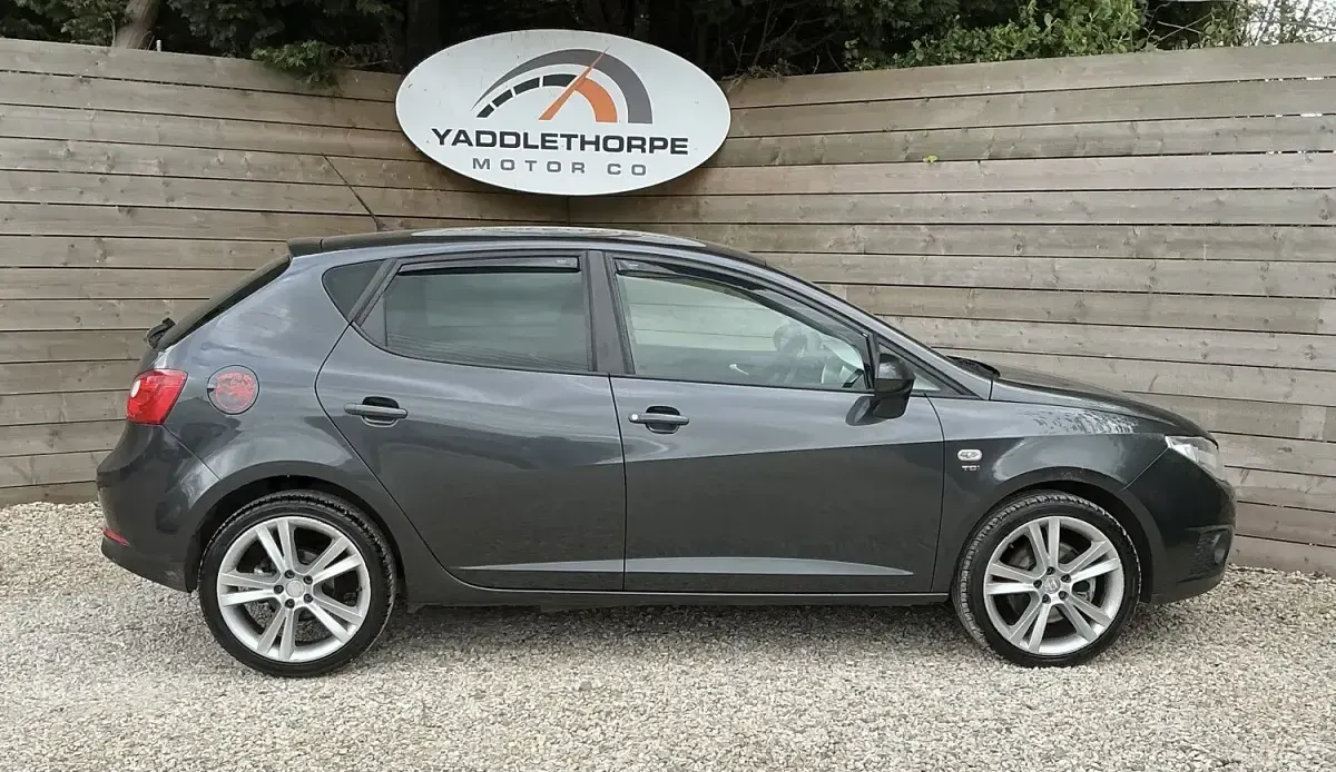 Używany Seat Ibiza Sport 105 KM (77 kW) 2011 Szary Hatchback