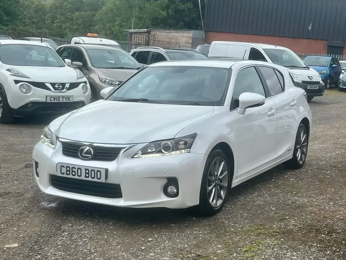 Used Lexus CT200h 2013 White Hatchback