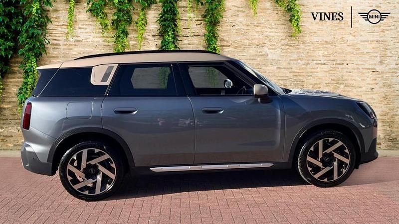 Used Mini Countryman 168 HP (123 kW) 2024 Green SUV