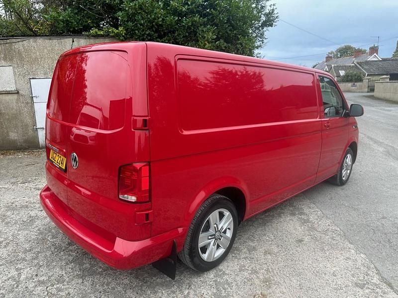 Used VW Transporter Highline 150 HP (110 kW) 2021 Red Van