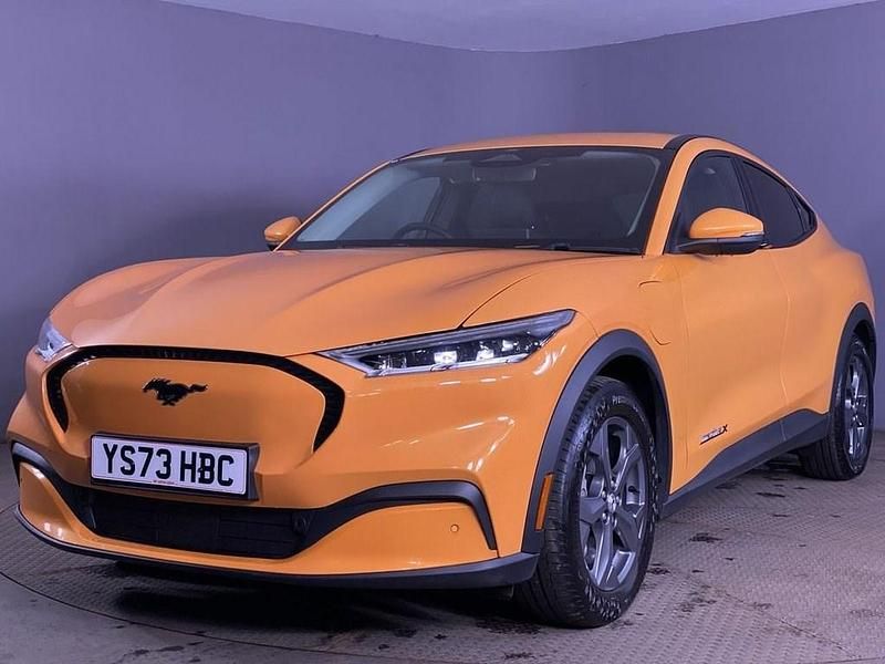 Begagnad Ford Mustang Extended Range 294 HK (216 kW) 2024 Orange SUV