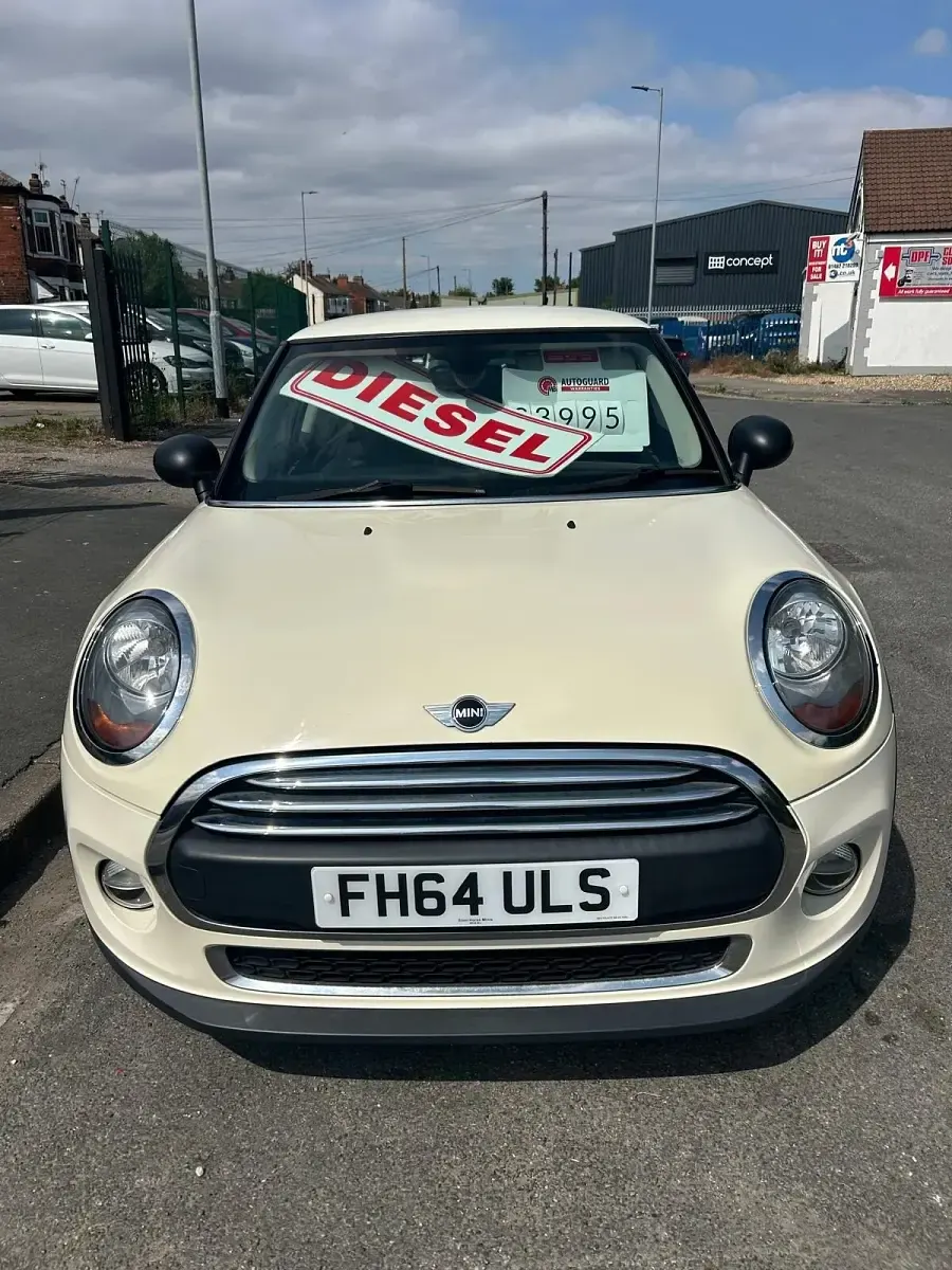 Used Mini One D Hatch 95 HP (69 kW) 2014 White Hatchback