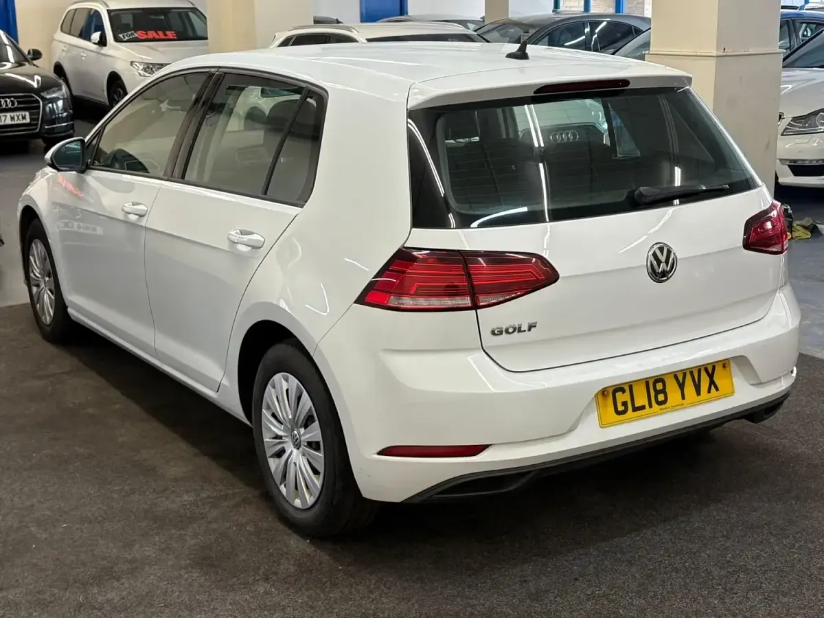 Używany VW Golf VII S 125 KM (91 kW) 2018 Biały Hatchback