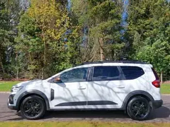Used Dacia Jogger Extreme 140 HP (102 kW) 2024 White MPV