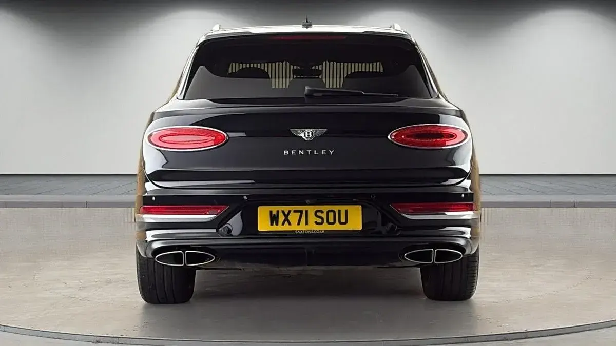 Used Bentley Bentayga 550 HP (404 kW) 2021 Black SUV