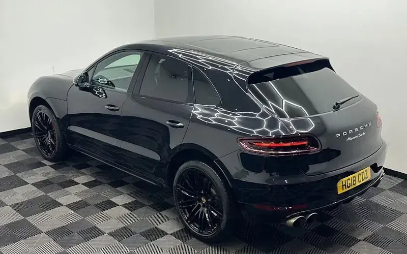 Used Porsche Macan Turbo 400 HP (294 kW) 2017 SUV
