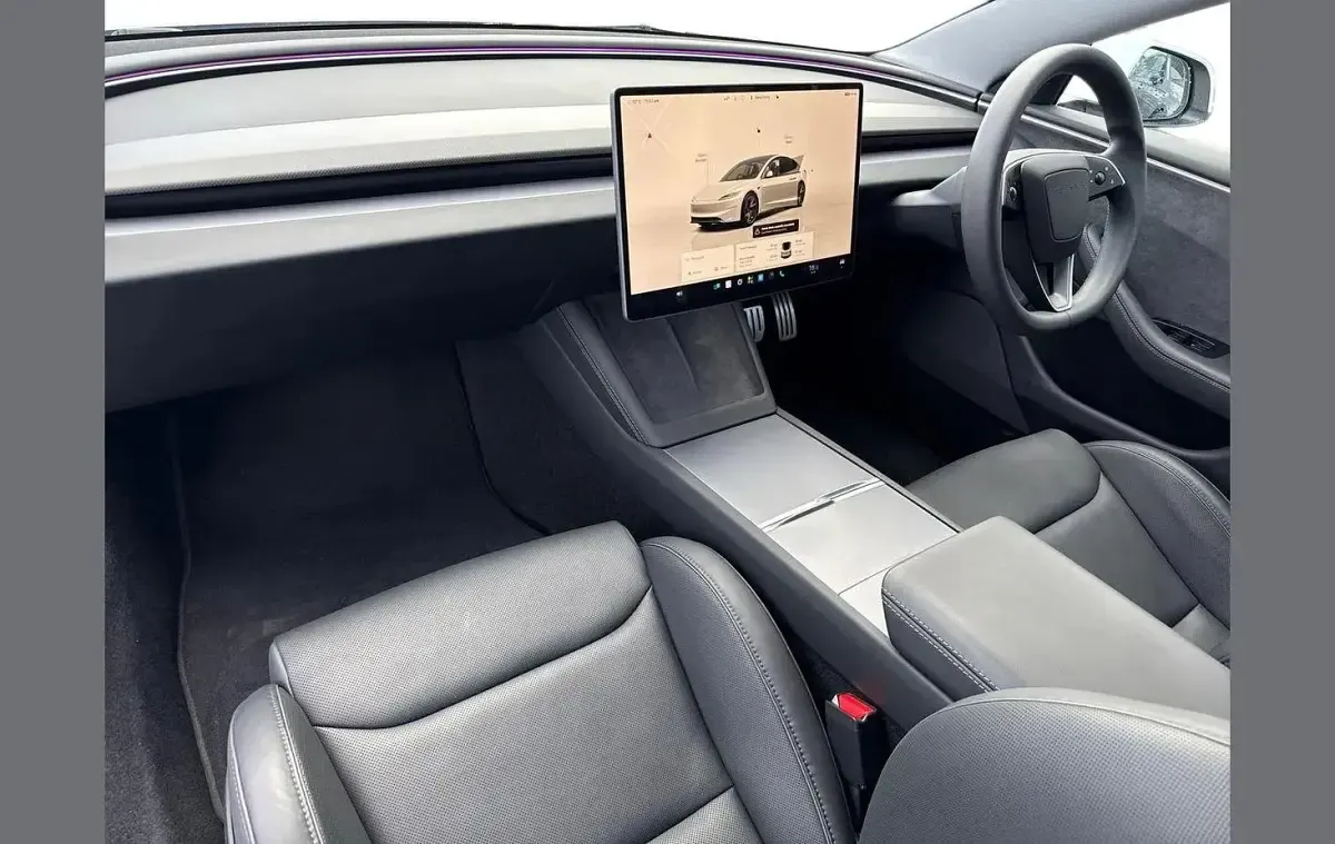 Used Tesla Model 3 Performance 461 kW (627 HP) 2024 White Sedan