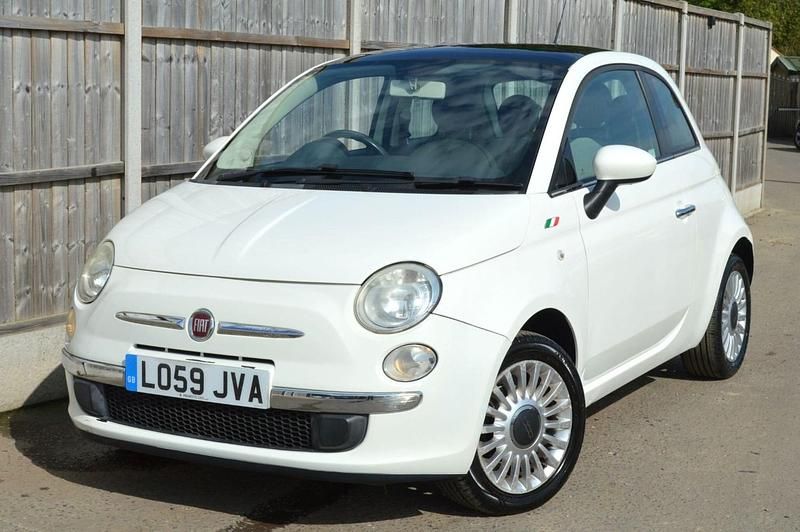 White Used 2009 Fiat 500 Lounge Hatchback | £3,149 (Fair price) - Image 1/4