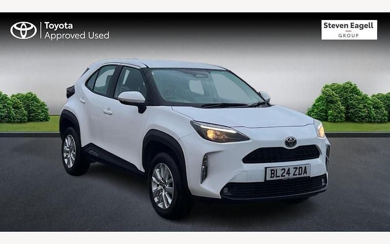 Used 2025 Toyota Yaris Hybrid Estate | £22,795 (Fair price) - Image 1/4