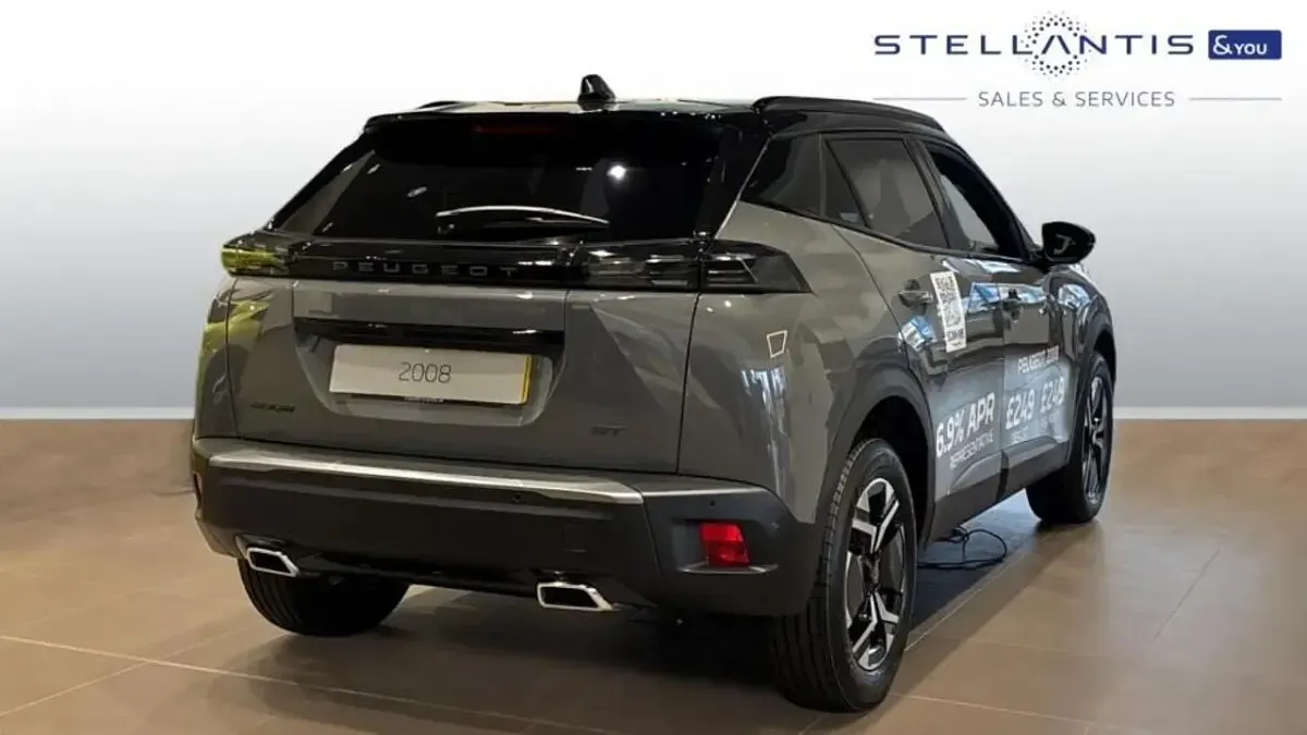 Novo Peugeot 2008 GT 129 HP (94 kW) 2025 Cinzento SUV