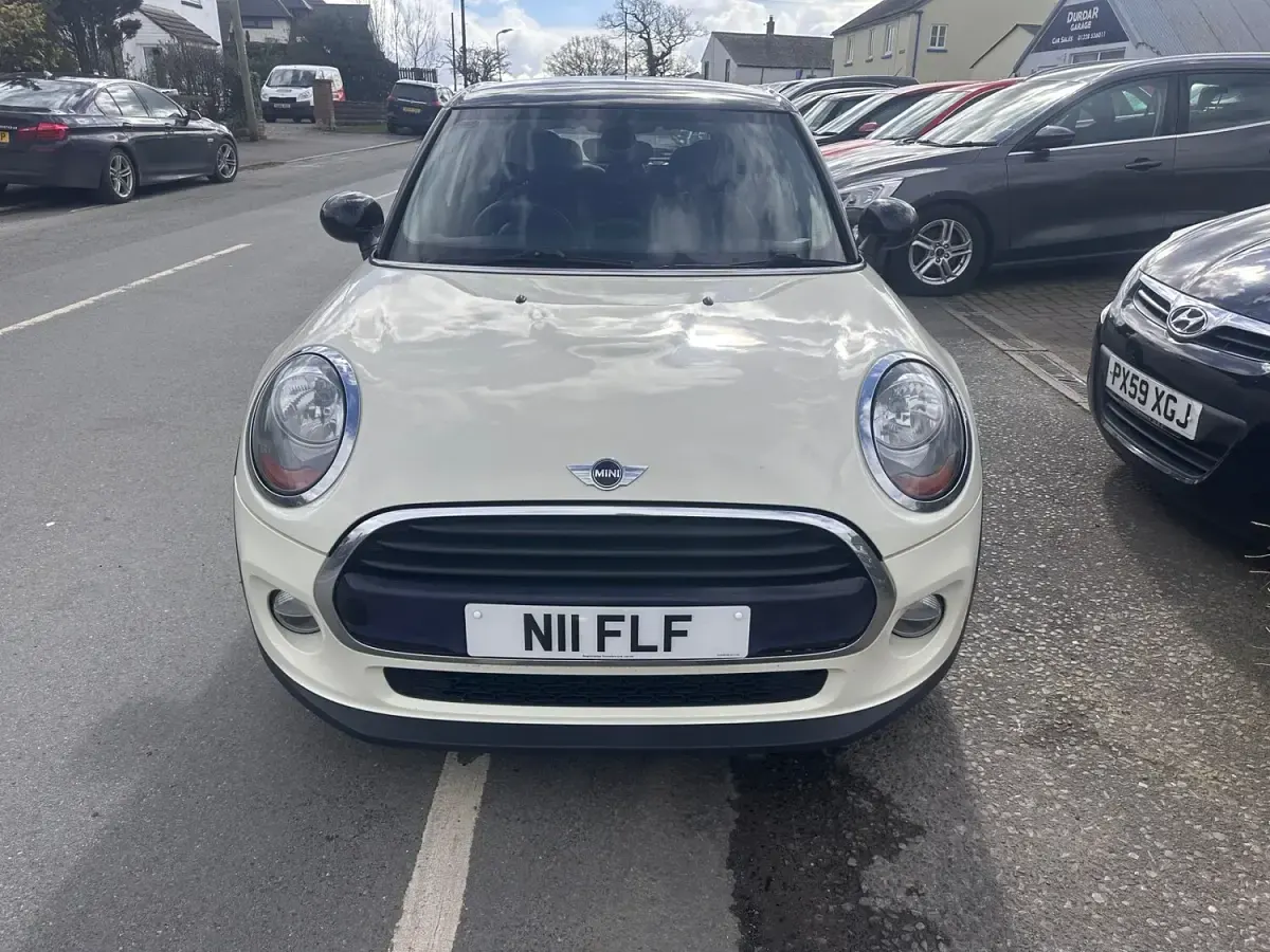 Used Mini Cooper D Hatch 116 HP (85 kW) 2016 White Hatchback