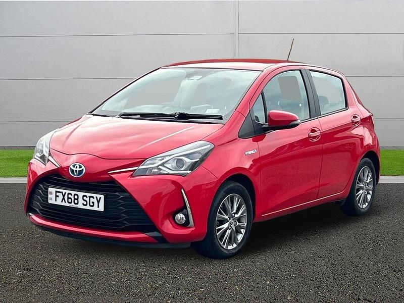 Used Toyota Yaris Hybrid 2018 Red Hatchback