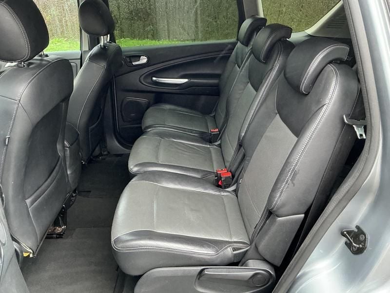 Used Ford S-MAX Titanium 2009 Silver MPV