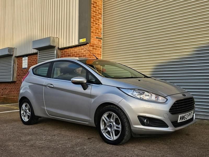 Silver Used 2013 Ford Fiesta Zetec Hatchback | £2,295 (Good price) - Image 1/4