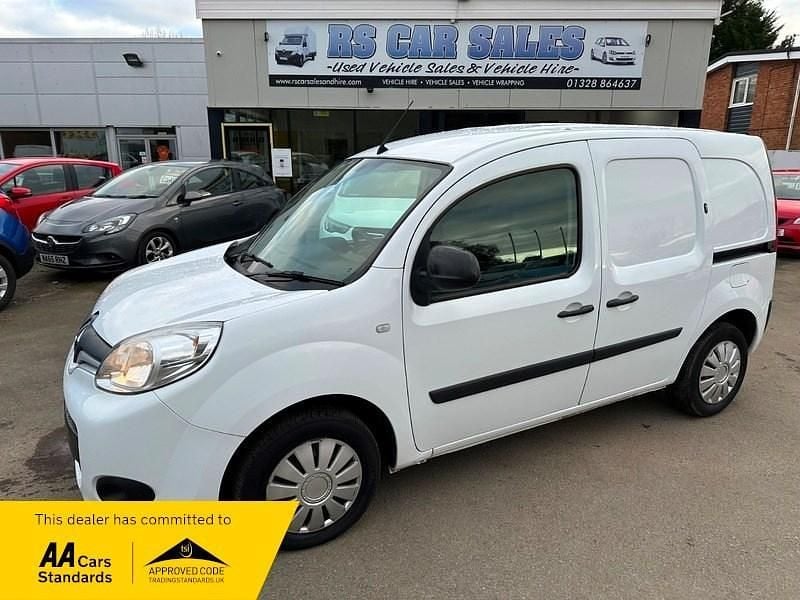 White Used 2018 Renault Kangoo Business MPV | £3,995 (Fair price) - Image 1/4
