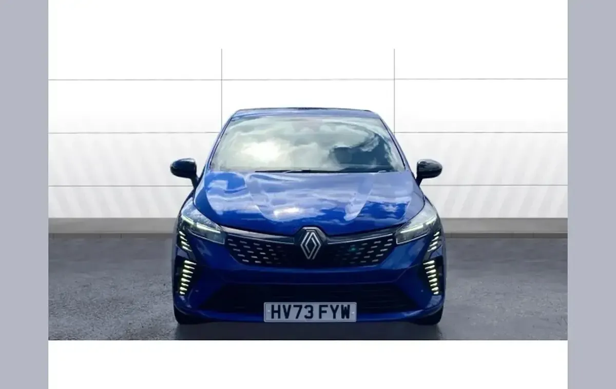 Used Renault Clio Techno 88 HP (64 kW) 2024 Blue Hatchback