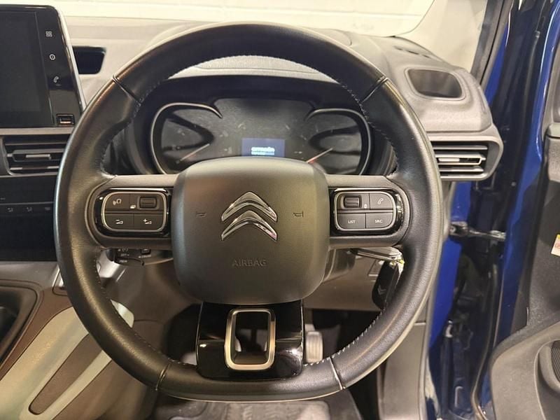 Used Citroën Berlingo Flair 127 HP (93 kW) 2019 Blue MPV