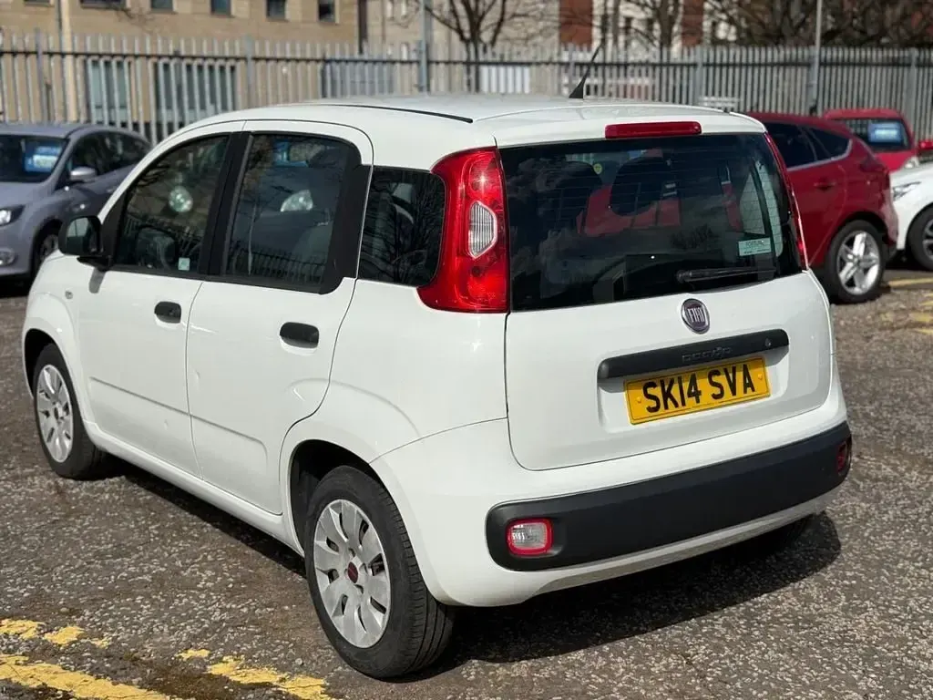 Usado Fiat Panda Pop 69 HP (50 kW) 2014 Branco Citadino