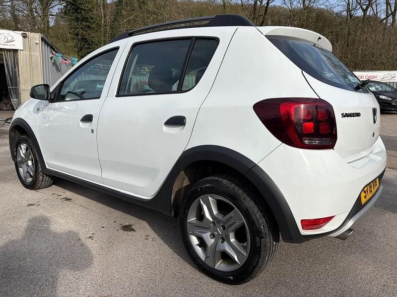 Used Dacia Sandero Ambiance 90 HP (66 kW) 2018 White Hatchback