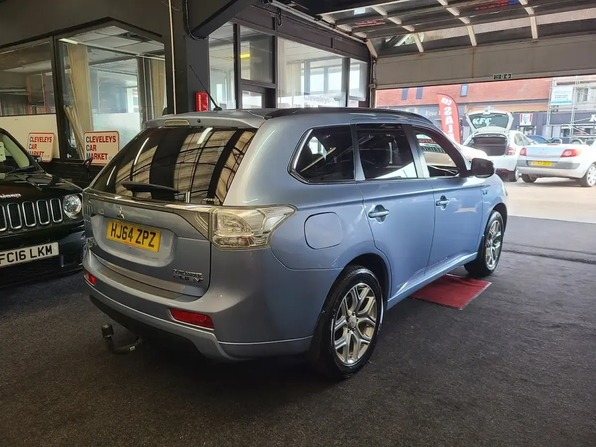 Used Mitsubishi Outlander P-HEV 2014 Blue MPV
