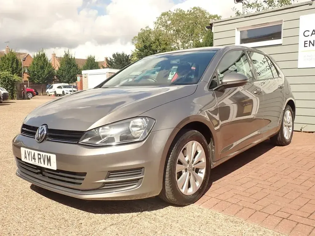 Used VW Golf VII SE 120 HP (88 kW) 2014 Grey Hatchback