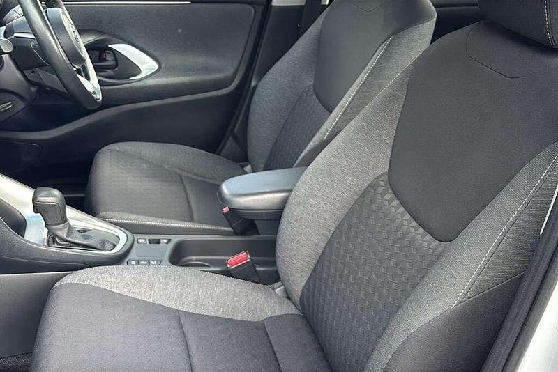 Used Toyota Yaris Hybrid 2022 White Hatchback