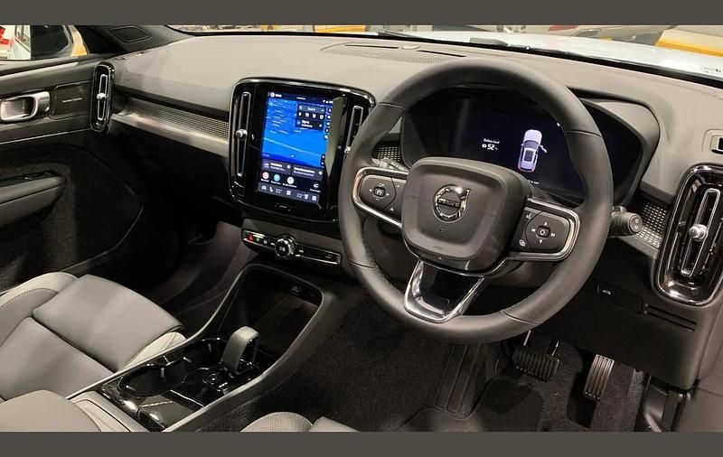 New Volvo EX40 Ultra 185 kW (252 HP) 2026 Blue SUV