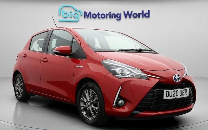 Used 2020 Toyota Yaris Hybrid Hatchback | £11,600 (Good price) - Image 1/4