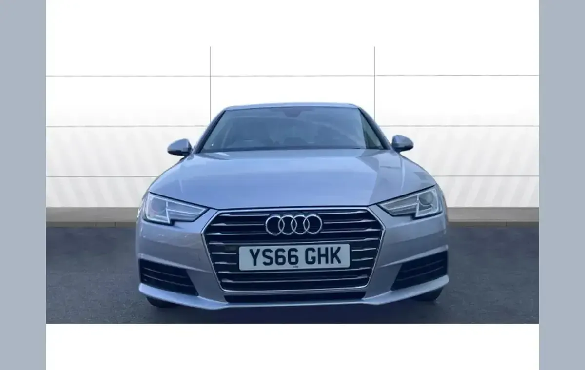 Begagnad Audi A4 Comfort 187 HK (137 kW) 2016 Silver Sedan