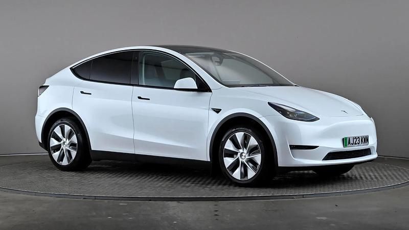 White Used 2023 Tesla Model Y Long Range AWD SUV | £27,998 - Image 1/3