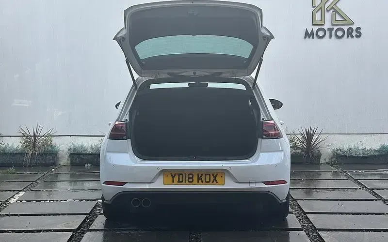 Used VW Golf VII GTD 184 HP (135 kW) 2018 White Hatchback