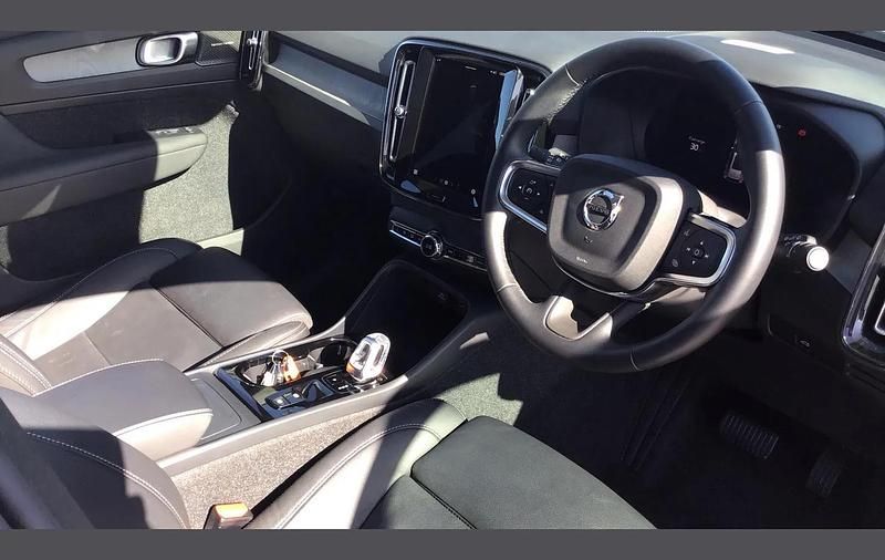 Used Volvo XC40 Ultra 161 HP (118 kW) 2025 Green SUV