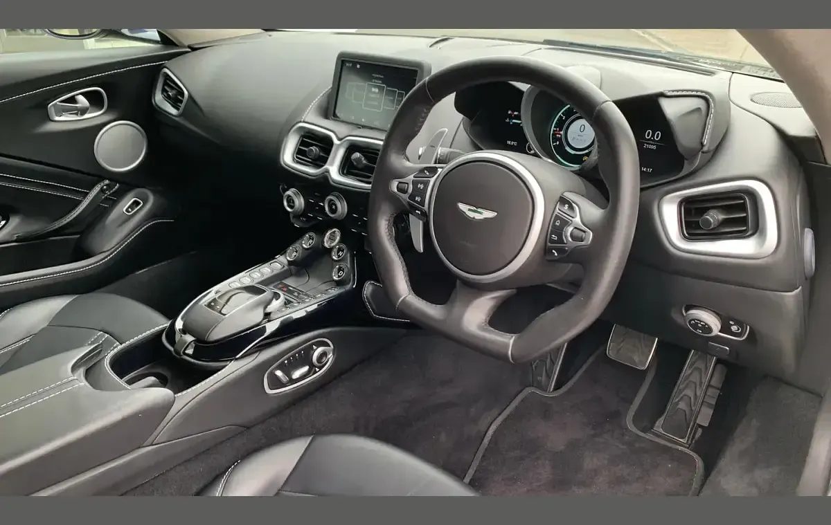 Used Aston Martin Vantage 510 HP (375 kW) 2018 Silver Coupe