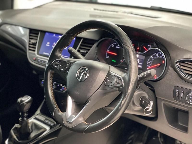 Used Vauxhall Crossland X S 120 HP (88 kW) 2018 Black SUV