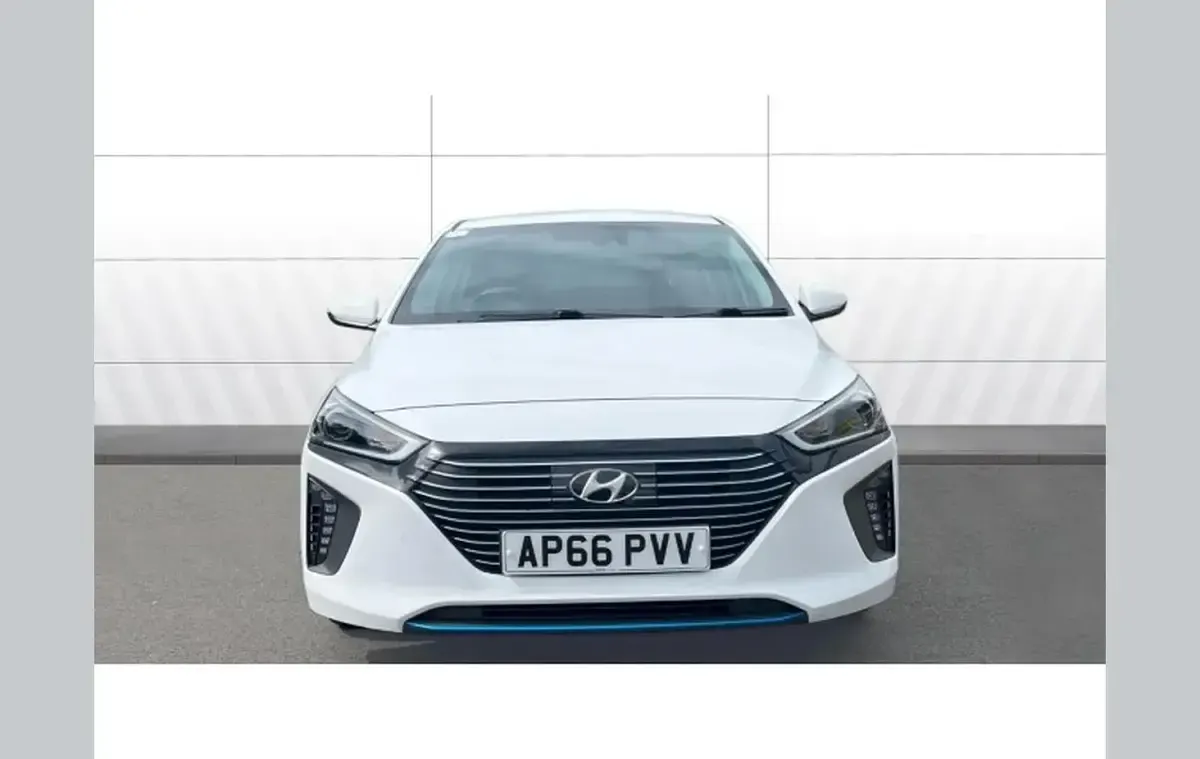 Used Hyundai Ioniq Premium 141 HP (103 kW) 2016 White Hatchback