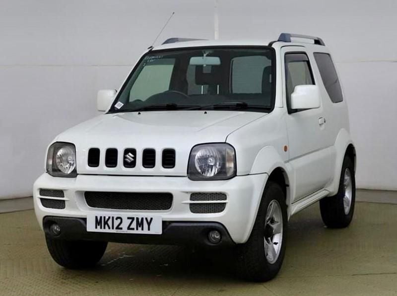 Used Suzuki Jimny SZ4 85 HP (62 kW) 2012 White SUV